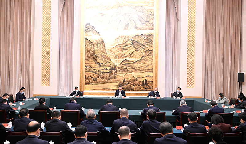 5月17日上午，中共中央總書記、國家主席、中央軍委主席習近平在陜西西安主持中國－中亞峰會前夕，專門聽取陜西省委和省政府工作匯報，發(fā)表了重要講話。